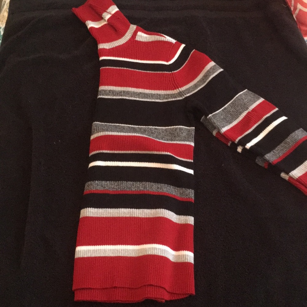 Long sleeve turtle neck. Size L